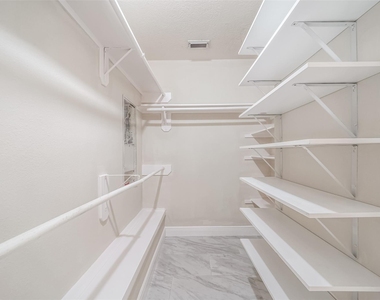 4822 Mosaic Canyon Court - Photo Thumbnail 21