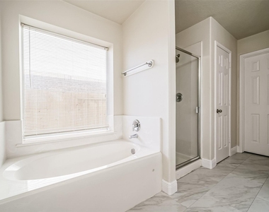4822 Mosaic Canyon Court - Photo Thumbnail 19
