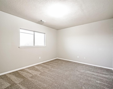 4822 Mosaic Canyon Court - Photo Thumbnail 26