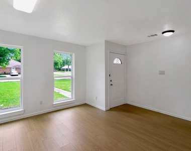 6014 Willowbend Boulevard - Photo Thumbnail 3