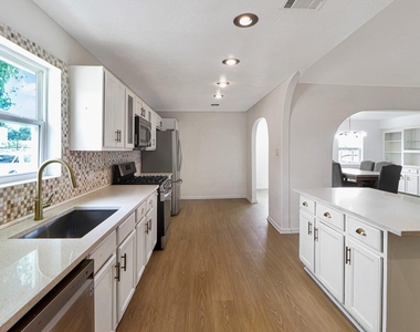 6014 Willowbend Boulevard - Photo Thumbnail 9