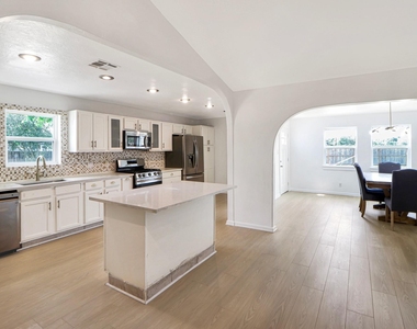 6014 Willowbend Boulevard - Photo Thumbnail 8