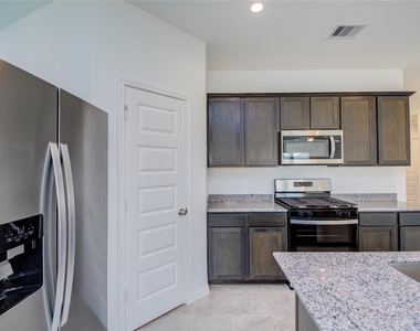 1022 Cattle Chute Ct - Photo Thumbnail 11