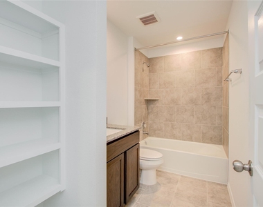 1022 Cattle Chute Ct - Photo Thumbnail 4