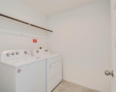 1022 Cattle Chute Ct - Photo Thumbnail 7