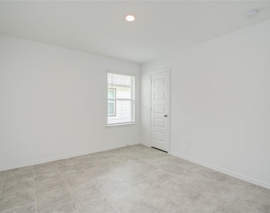 1022 Cattle Chute Ct - Photo Thumbnail 8