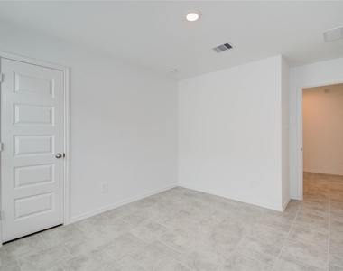 1022 Cattle Chute Ct - Photo Thumbnail 9