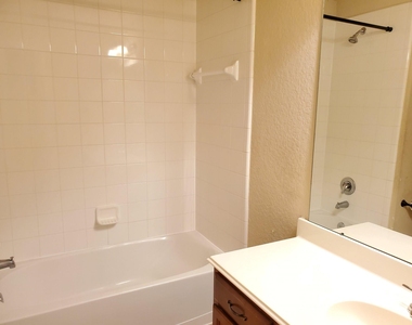 1219 Pecos Pass Drive - Photo Thumbnail 24