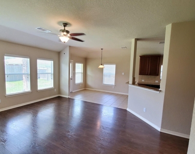 1219 Pecos Pass Drive - Photo Thumbnail 4