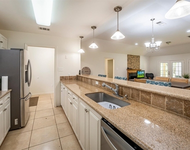 635 Chapel Hill Drive - Photo Thumbnail 7