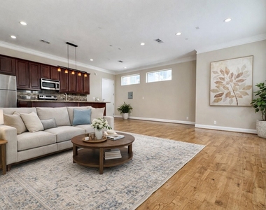 314 W Bell Street - Photo Thumbnail 14