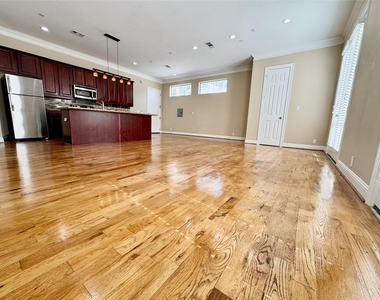 314 W Bell Street - Photo Thumbnail 13