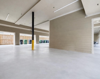 314 W Bell Street - Photo Thumbnail 6