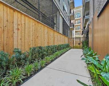 160 Birdsall Street - Photo Thumbnail 10