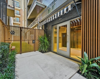160 Birdsall Street - Photo Thumbnail 9