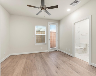 3075 Hicks Street - Photo Thumbnail 4