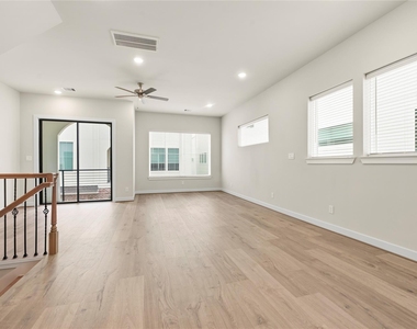 3075 Hicks Street - Photo Thumbnail 16