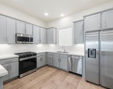 3075 Hicks Street - Photo Thumbnail 13