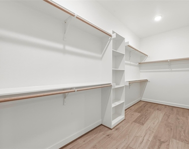 3075 Hicks Street - Photo Thumbnail 24