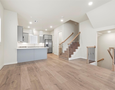 3075 Hicks Street - Photo Thumbnail 8