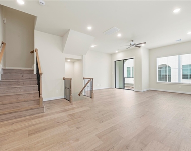 3075 Hicks Street - Photo Thumbnail 11