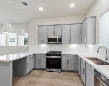 3075 Hicks Street - Photo Thumbnail 14