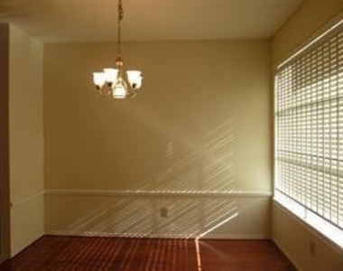 1103 Dulles Avenue - Photo Thumbnail 4