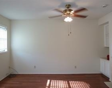 1103 Dulles Avenue - Photo Thumbnail 3