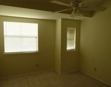 1103 Dulles Avenue - Photo Thumbnail 10
