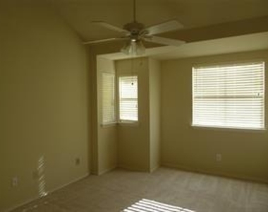 1103 Dulles Avenue - Photo Thumbnail 11