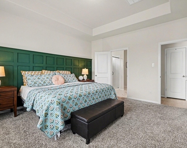 2214 Lierna Drive - Photo Thumbnail 13