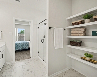 2214 Lierna Drive - Photo Thumbnail 16