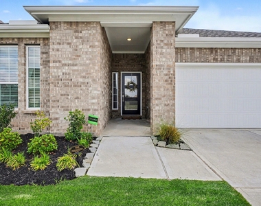 2214 Lierna Drive - Photo Thumbnail 2