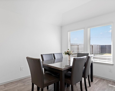 3521 Rockefeller Road - Photo Thumbnail 5