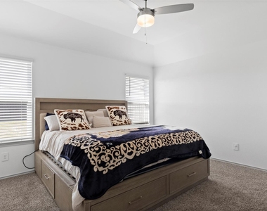 3521 Rockefeller Road - Photo Thumbnail 7