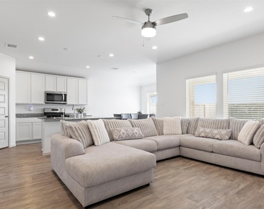 3521 Rockefeller Road - Photo Thumbnail 3