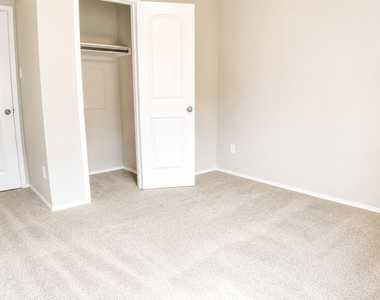 21422 Chester Cliff Lane - Photo Thumbnail 11