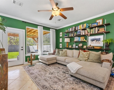 410 Peach Street - Photo Thumbnail 3