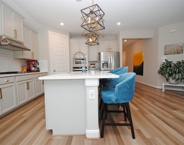 24818 Harvest Elm Court - Photo Thumbnail 11