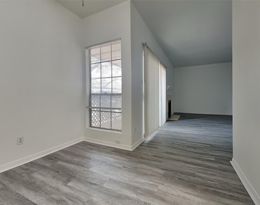 6500 Harbor Town Drive - Photo Thumbnail 2