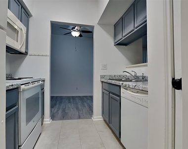 6500 Harbor Town Drive - Photo Thumbnail 4