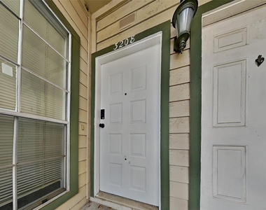 6500 Harbor Town Drive - Photo Thumbnail 17