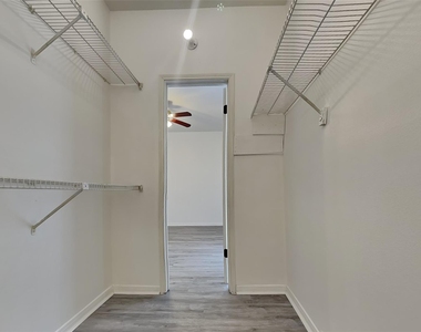 6500 Harbor Town Drive - Photo Thumbnail 9