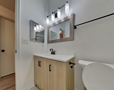 6500 Harbor Town Drive - Photo Thumbnail 11