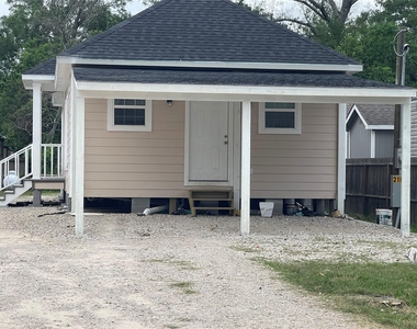 21878 Russell Drive - Photo Thumbnail 3