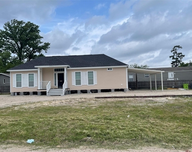 21878 Russell Drive - Photo Thumbnail 2
