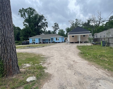 21878 Russell Drive - Photo Thumbnail 7