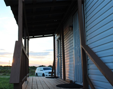 717 7th Street - Photo Thumbnail 9