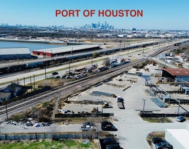 2323 Daugherty Street - Photo Thumbnail 7