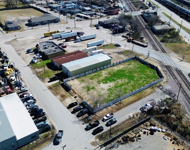 2323 Daugherty Street - Photo Thumbnail 5